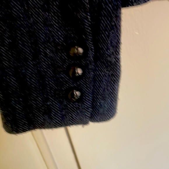 Beautiful jacket - Picture 7 of 11